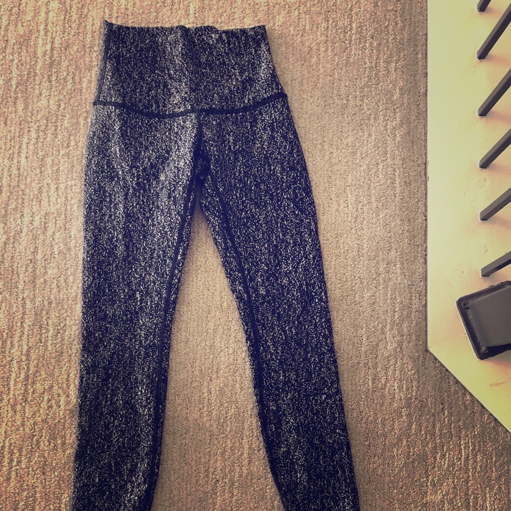 Full length lululemon high waisted.... so comfy!